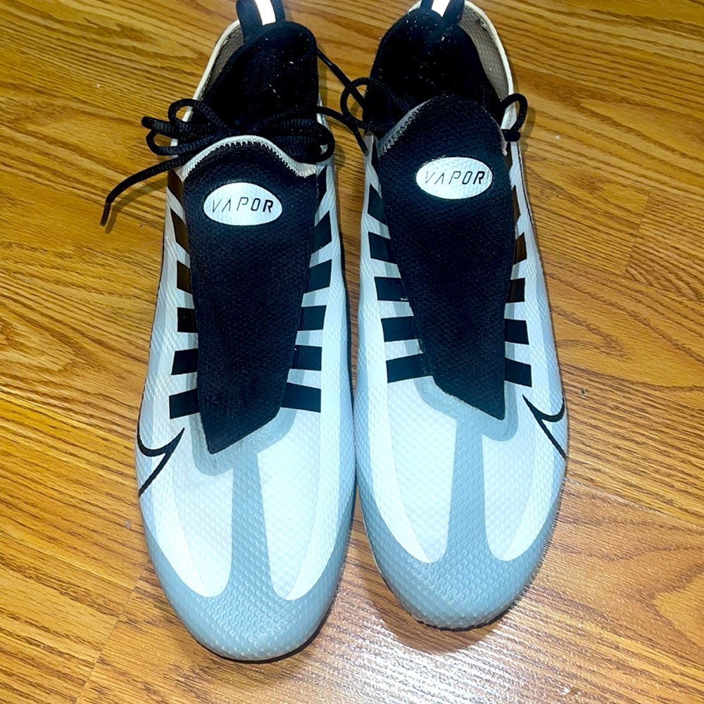 Nike Vapor Football Cleat
